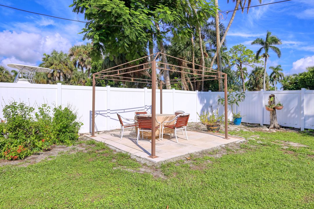 1411 Argyle Dr, Fort Myers, FL 33919