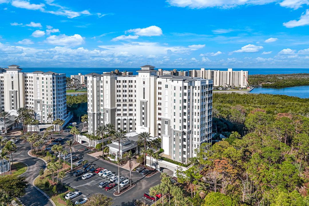 325 Dunes Blvd #204, Naples, FL 34110