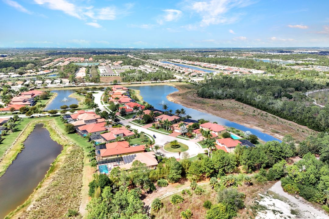 1621 Songbird Ct, Naples, FL 34120