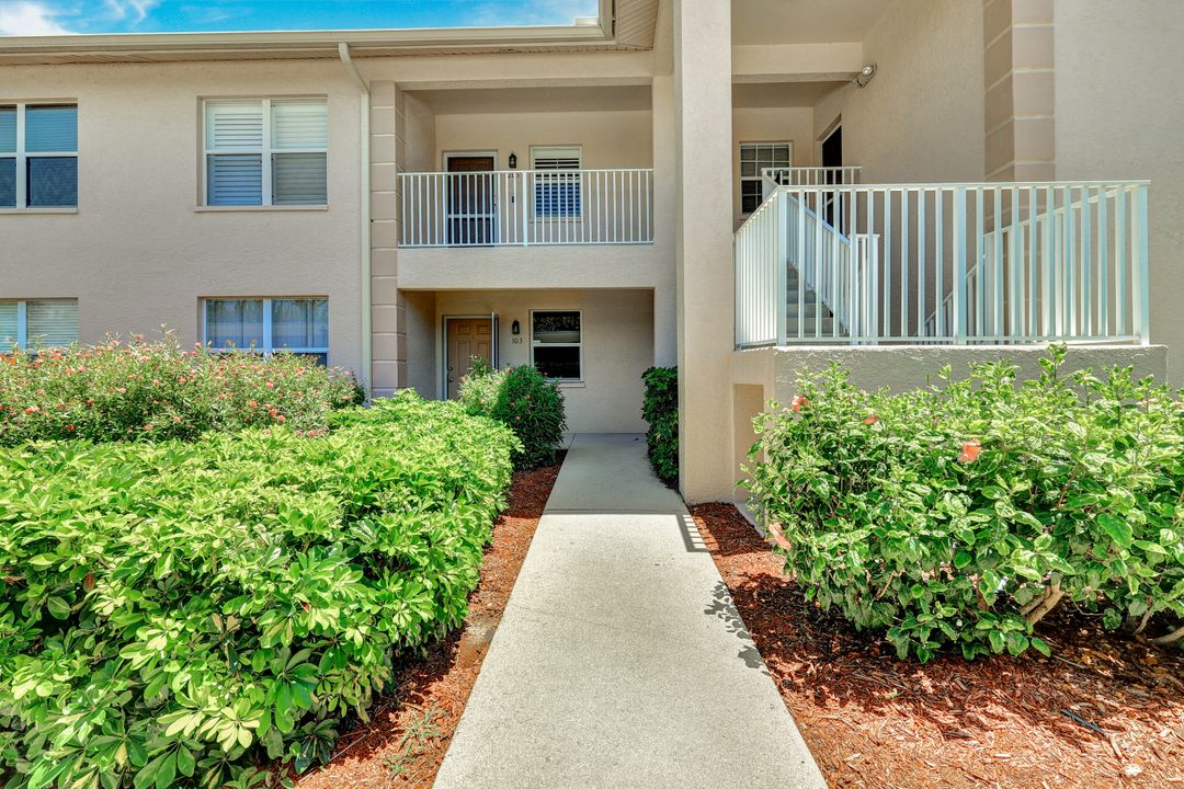 326 Bradstrom Cir # F-204, Naples, FL 34113
