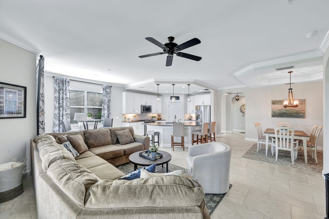 2133 Frangipani Cir #102, Naples, FL 34120