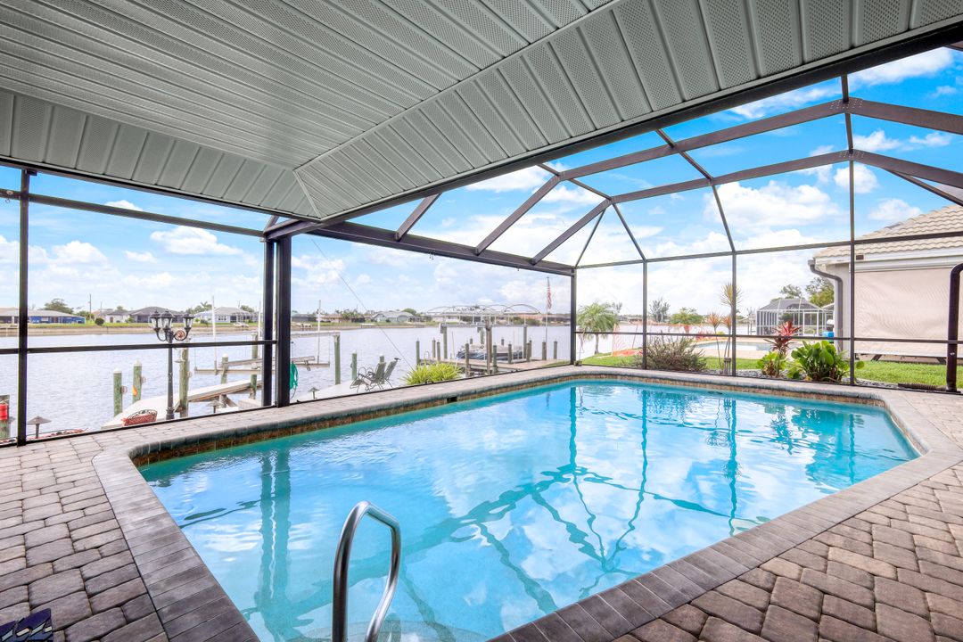 1222 SW 4th Ct, Cape Coral, FL 33991