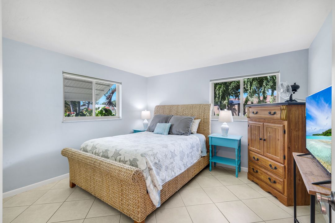 4305 SE 1st Ave, Cape Coral, FL 33904