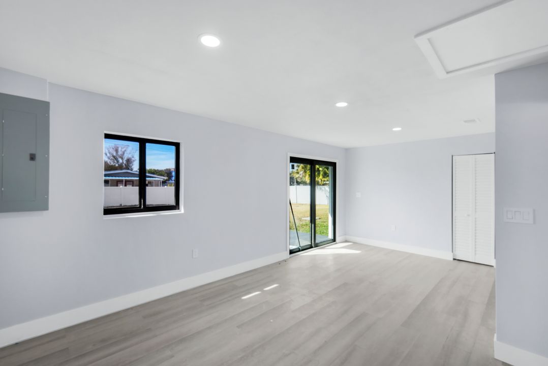 1389 Pine Ave, North Fort Myers, FL 33917