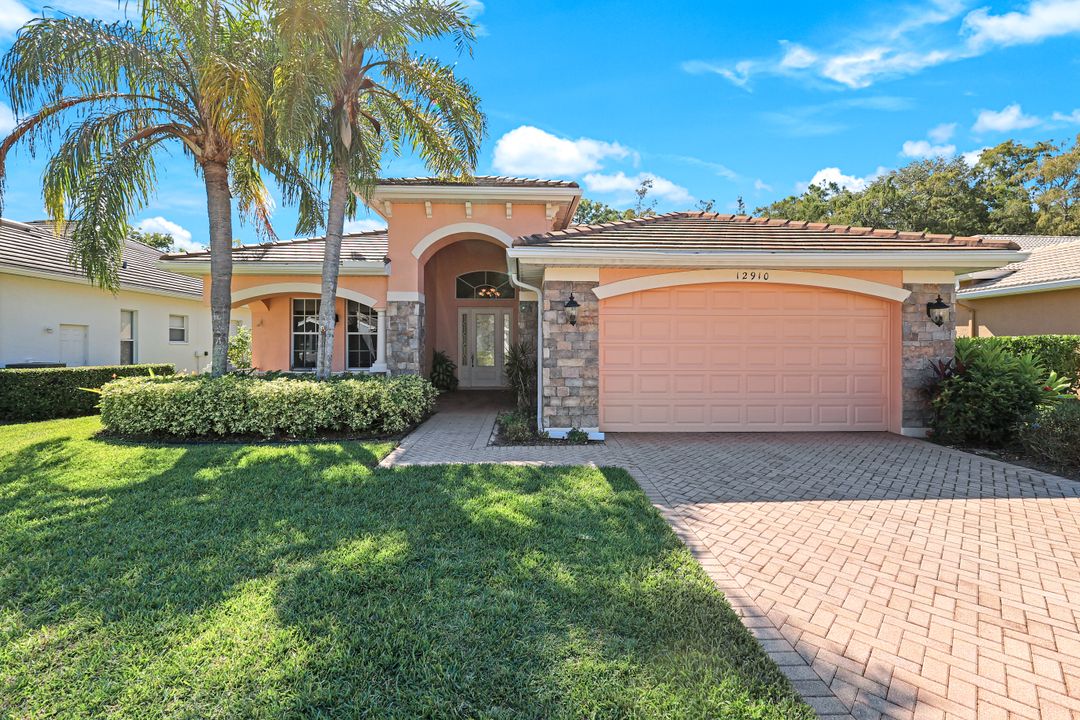 12910 Silverthorn Ct, Bonita Springs, FL 34135