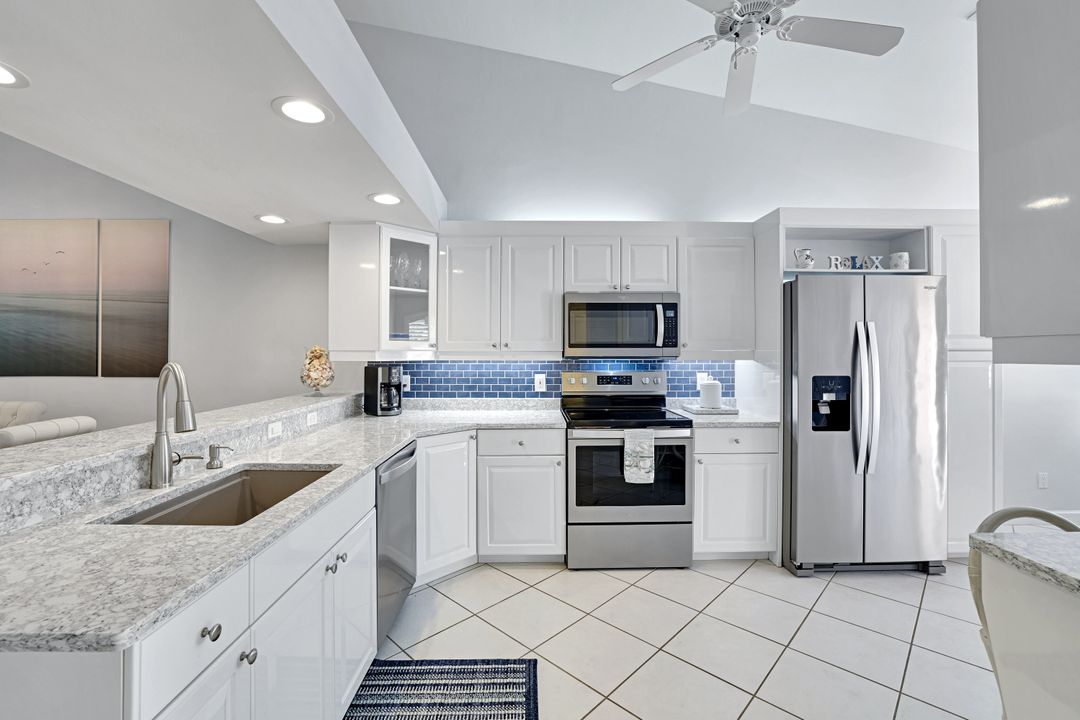 1940 Cascades Dr #8, Naples, FL 34112