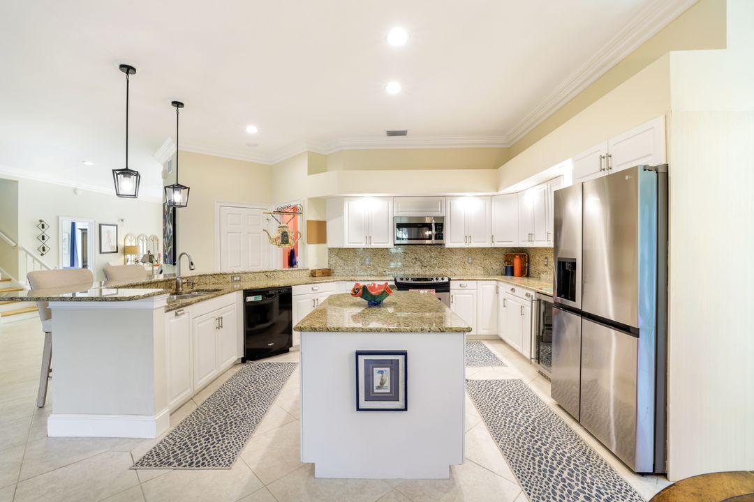 360 Gumbo Limbo Ln, Marco Island, FL 34145