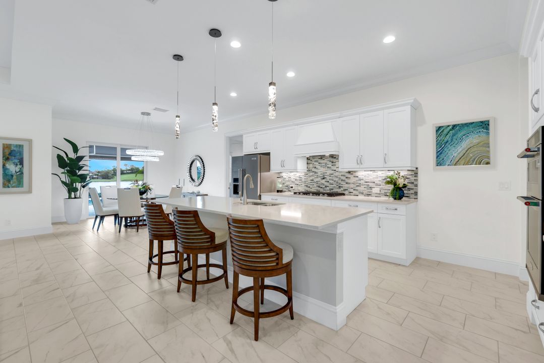 14386 Laguna Spgs Ln, Naples, FL 34114