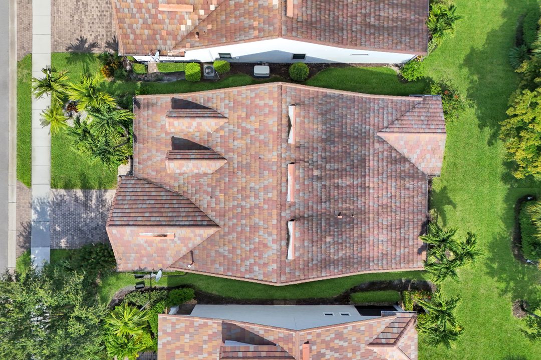 16345 Camden Lakes Cir, Naples, FL 34110