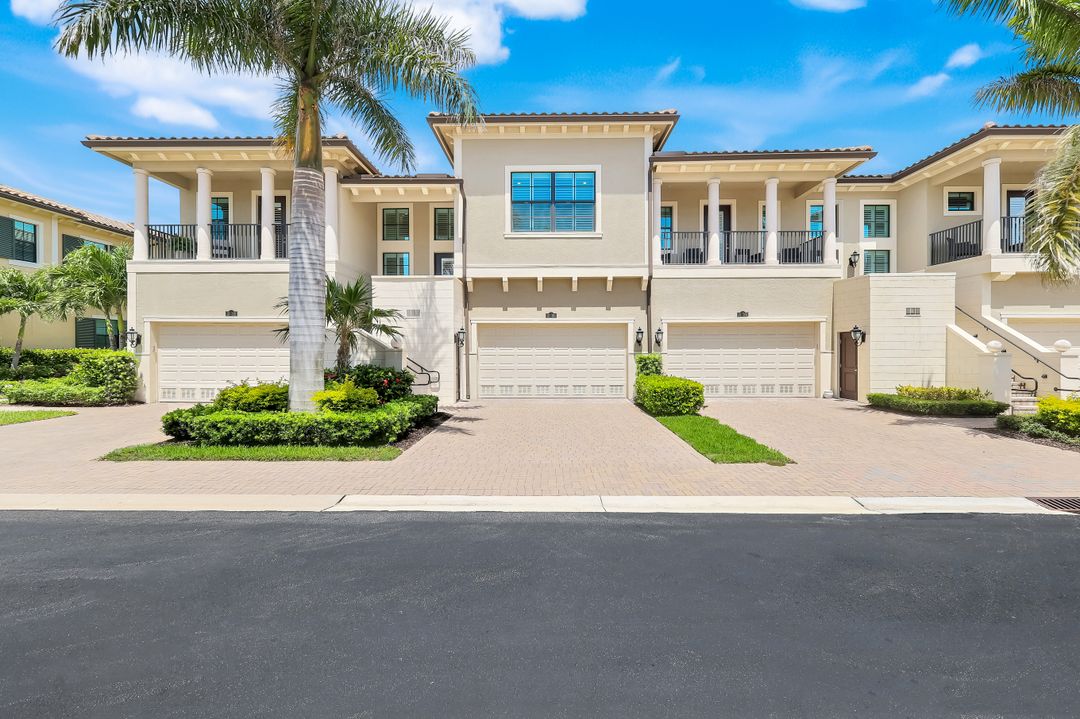 2488 Breakwater Wy #13-201, Naples, FL 34112