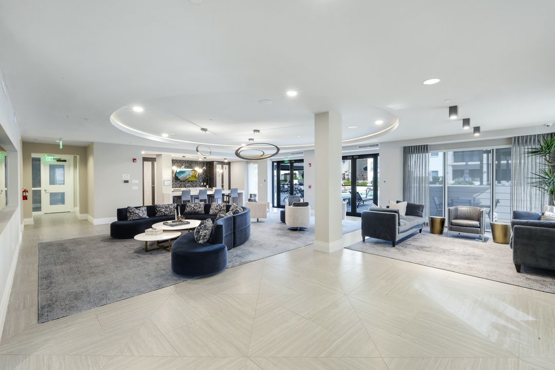 1135 3rd Ave S #209, Naples, FL 34102