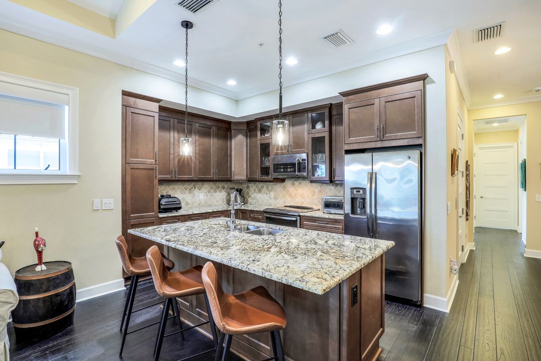 6577 Dominica Dr, Naples, FL 34113