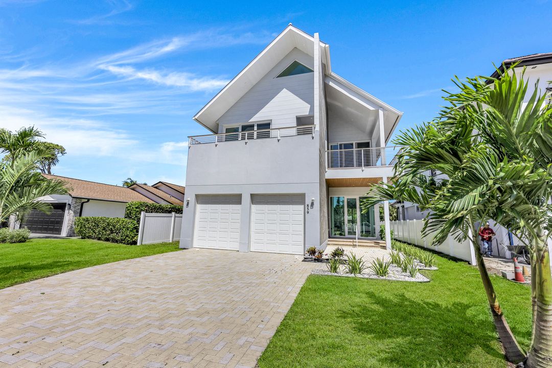 859 92nd Ave N, Naples, FL 34108