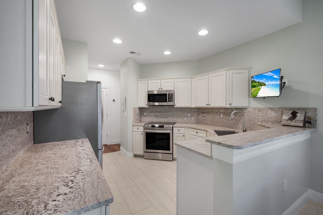 26930 Wyndhurst Ct, Bonita Springs, FL 34134