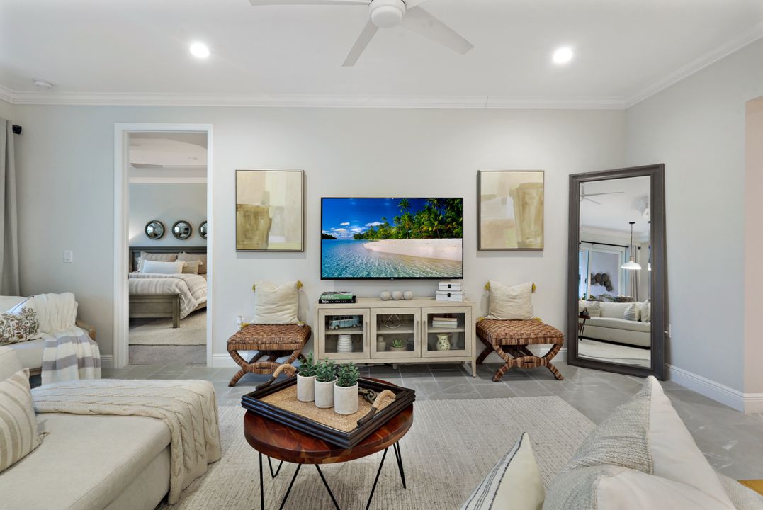 2542 Seychelles Dr #702, Naples, FL 34112