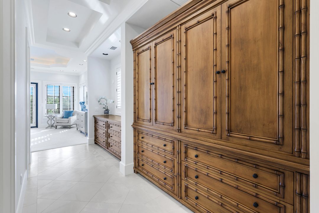 1450 Gulfstar Dr S, Naples, FL 34112