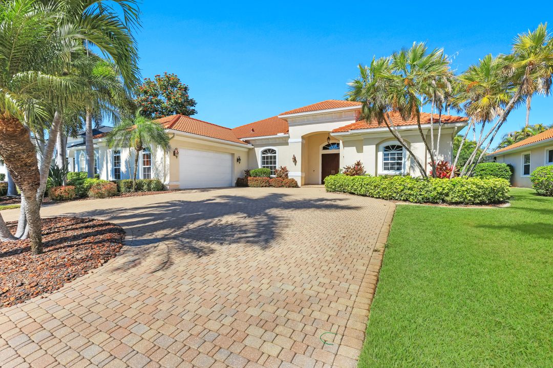 1817 Lagoon Ln, Cape Coral, FL 33914