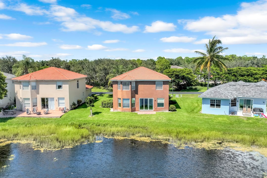 9820 Springlake Cir, Estero, FL 33928