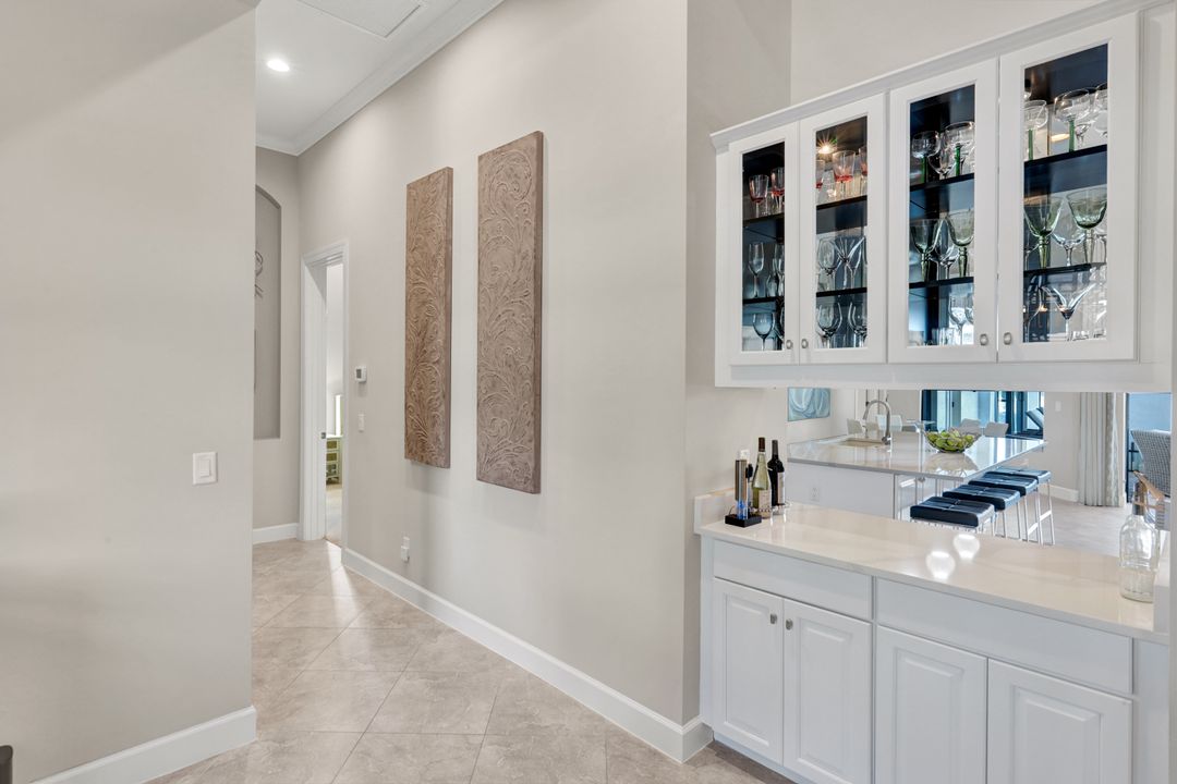 8675 Amour Ct, Naples, FL 34119
