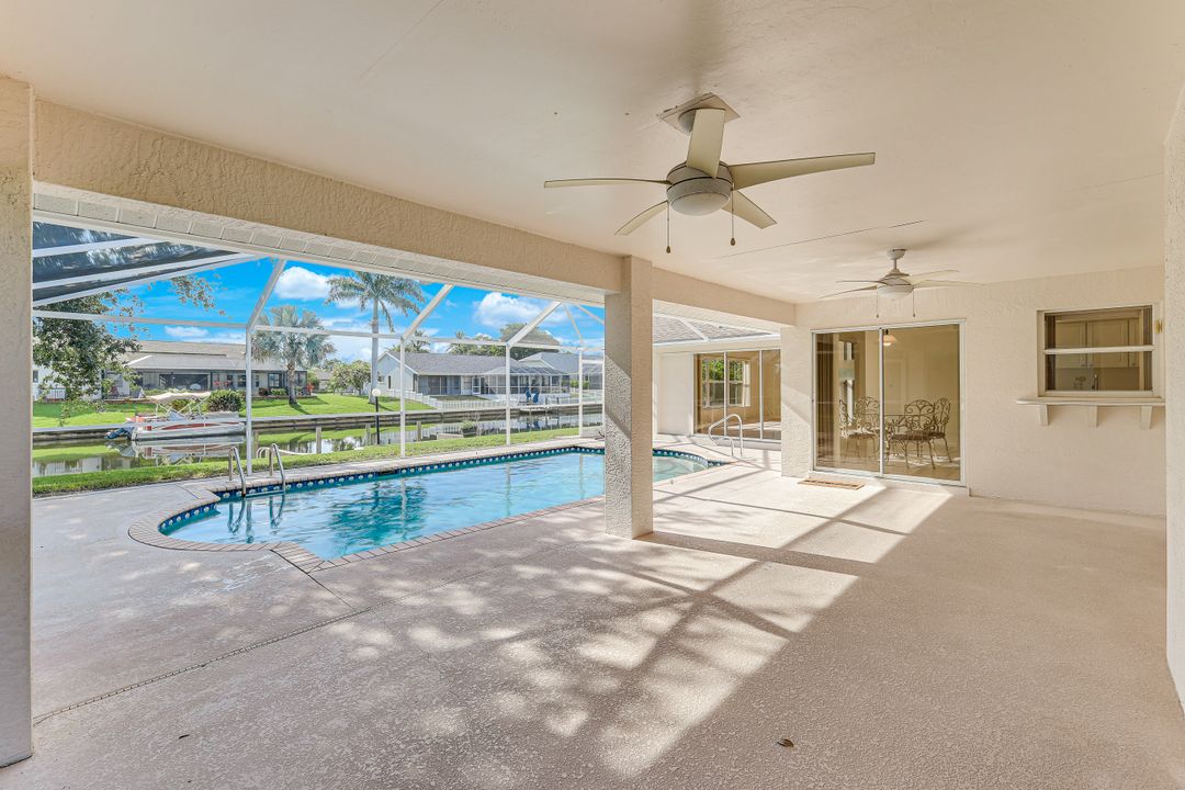 615 SE 19th Ct, Cape Coral, FL 33990