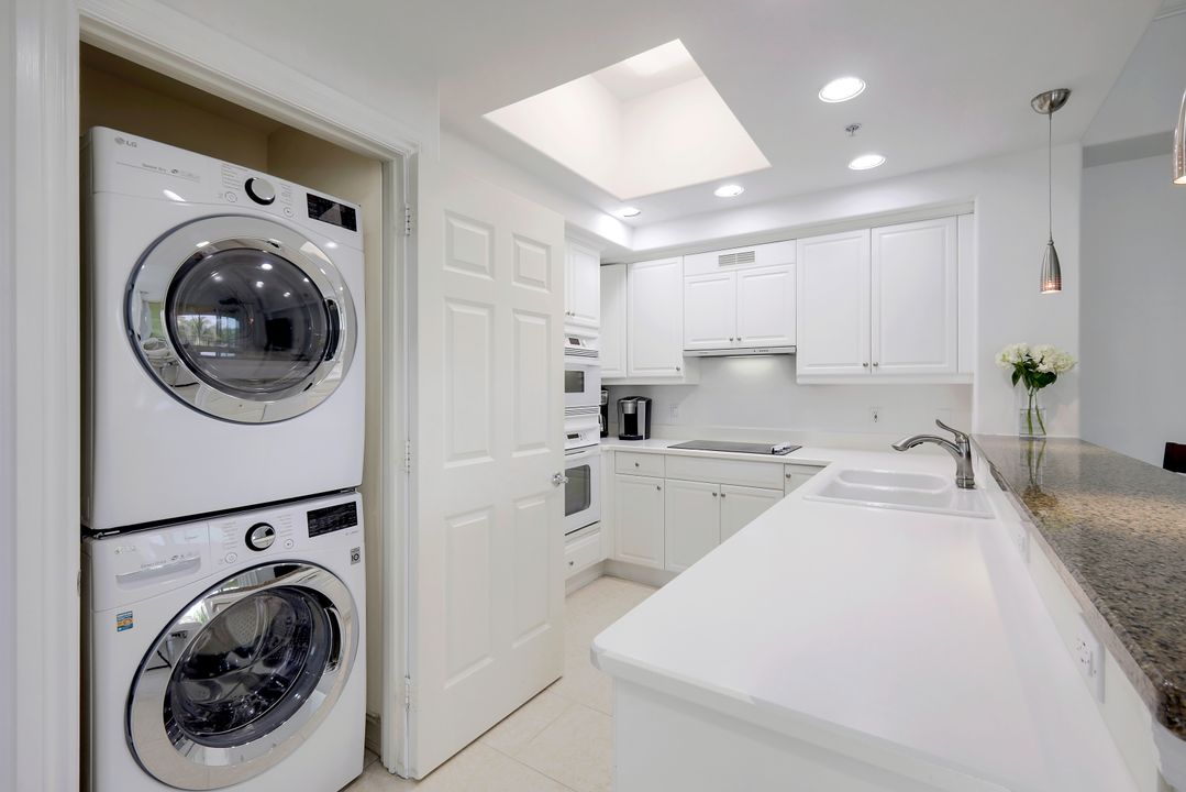 2278 Tiburon Blvd E #406, Naples, FL 34109