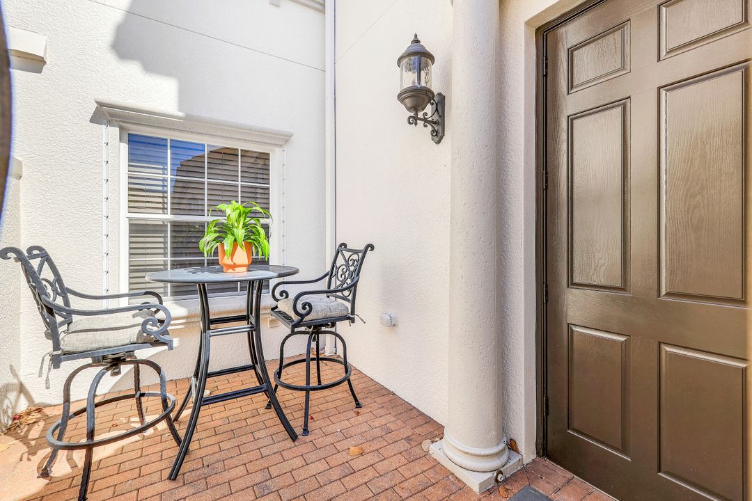 3715 Montreux Ln #204, Naples, FL 34114