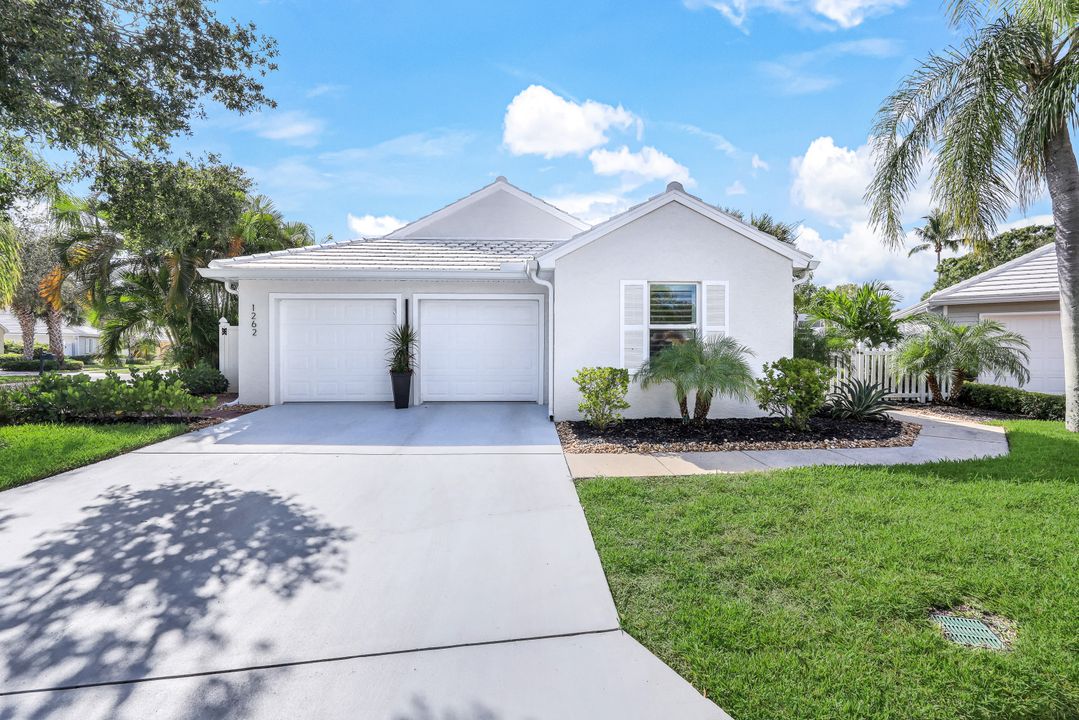 1262 Silverstrand Dr, Naples, FL 34110