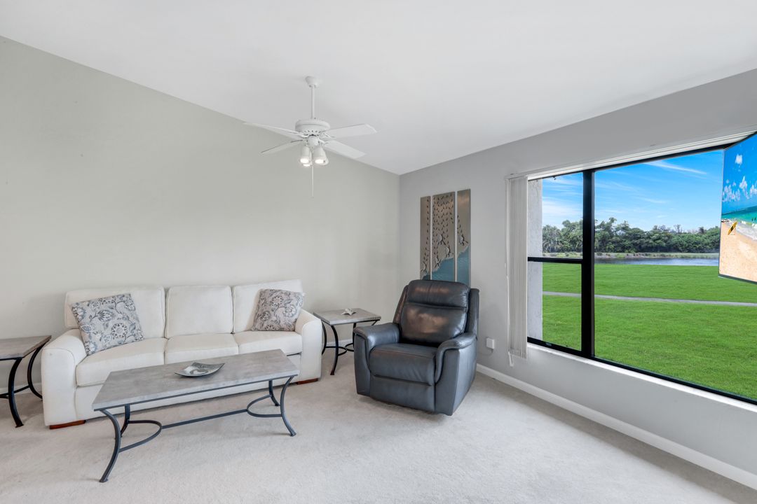 5585 Trailwinds Dr #326, Fort Myers, FL 33907