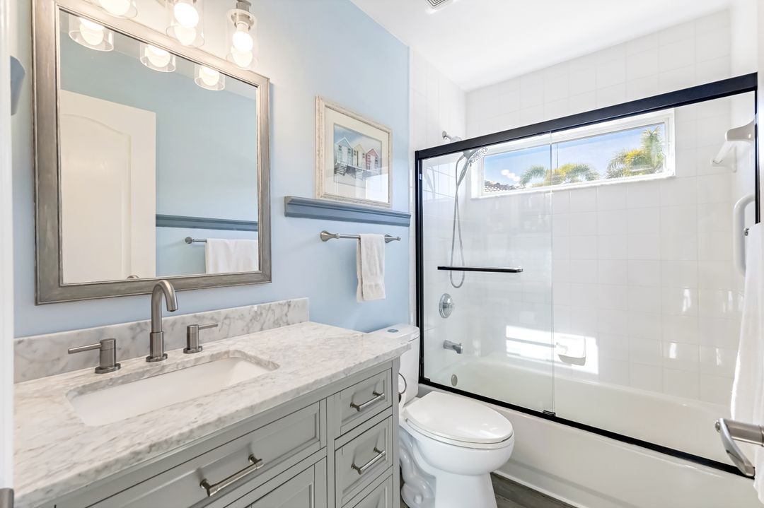 524 Lake Louise Cir #504, Naples, FL 34110