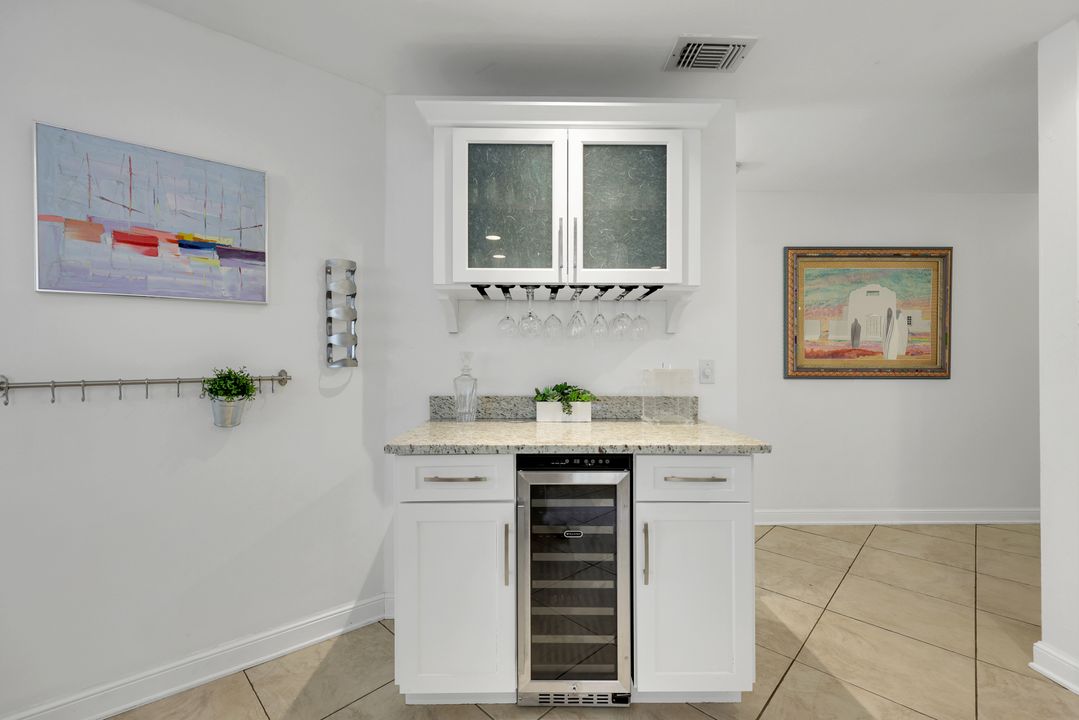 768 96th Ave N, Naples, FL 34108
