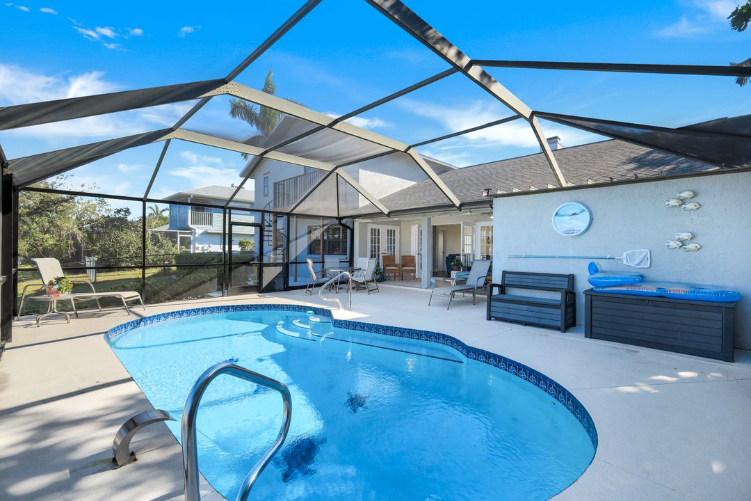 2215 SE 15th St, Cape Coral, FL 33990