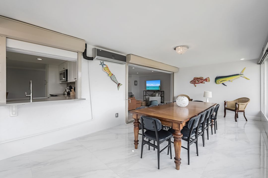 455 Bayside Ave, Naples, FL 34108