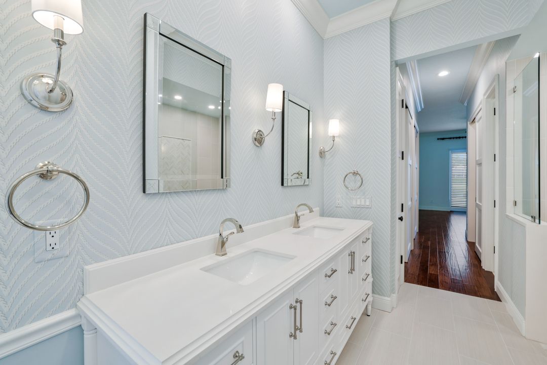 2885 Hatteras Way, Naples, FL 34119