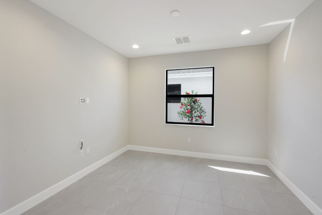 3368 Meloy Dr, Fort Myers, FL 33905