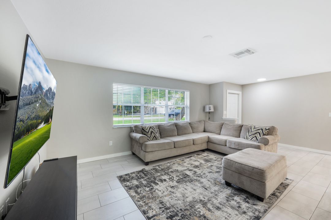 4830 Cortez Cir, Naples, FL 34112
