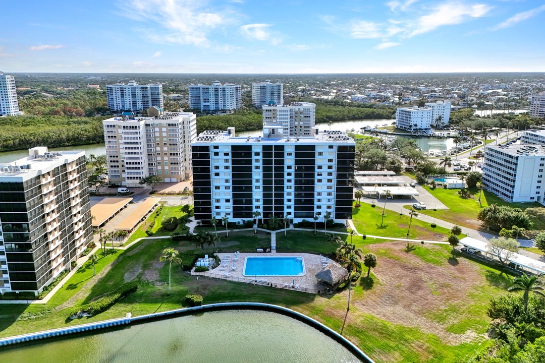 11 Bluebill Ave #1005, Naples, FL 34108