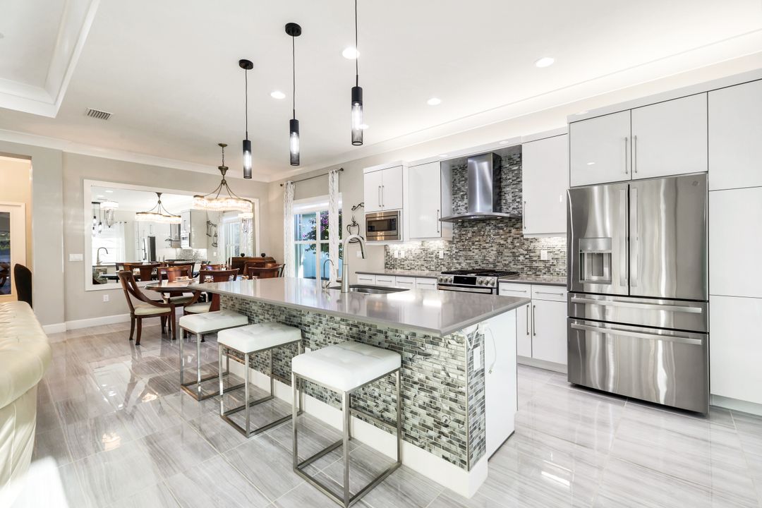 28560 Twain Dr, Bonita Springs, FL 34135