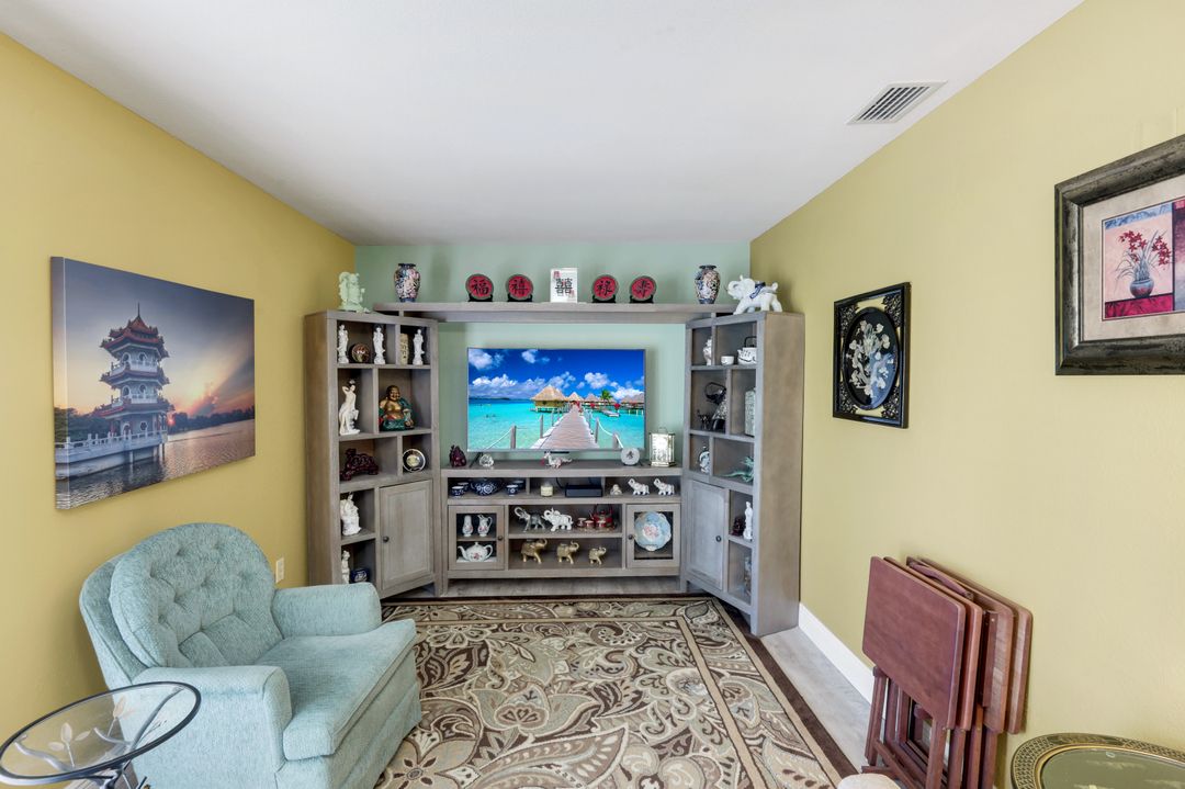 954 Jolly Rd, North Fort Myers, FL 33903