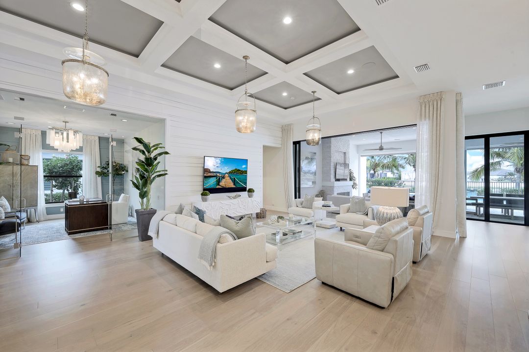 10461 Trevi Isle Wy, Miromar Lakes, FL 33913