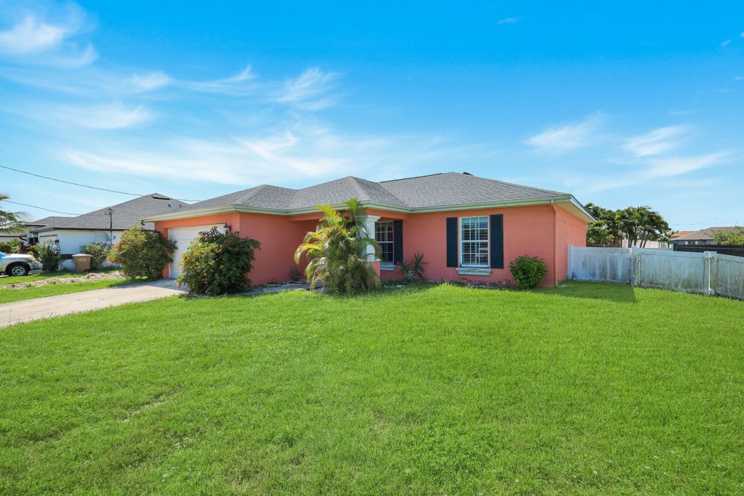 1422 NE 18th St, Cape Coral, FL 33909