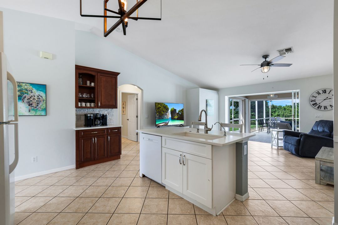 615 SW 39th Terrace, Cape Coral, FL 33914