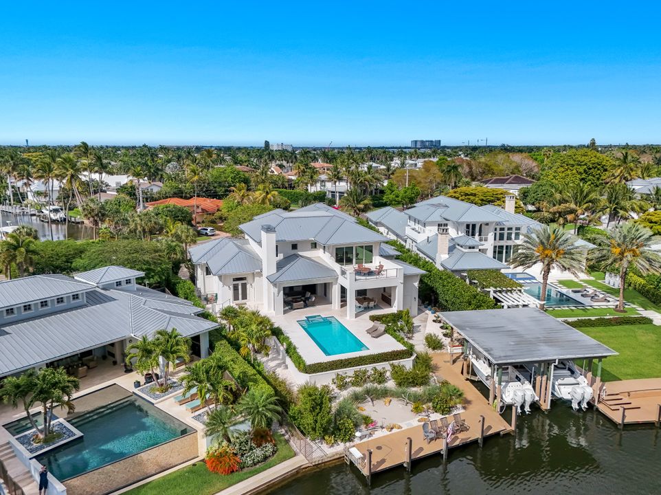 380 18th Ave S, Naples, FL 34102