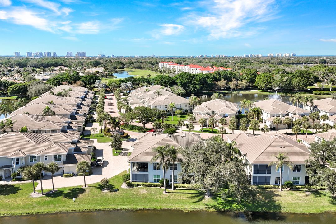 1876 Seville Blvd #1522, Naples, FL 34109