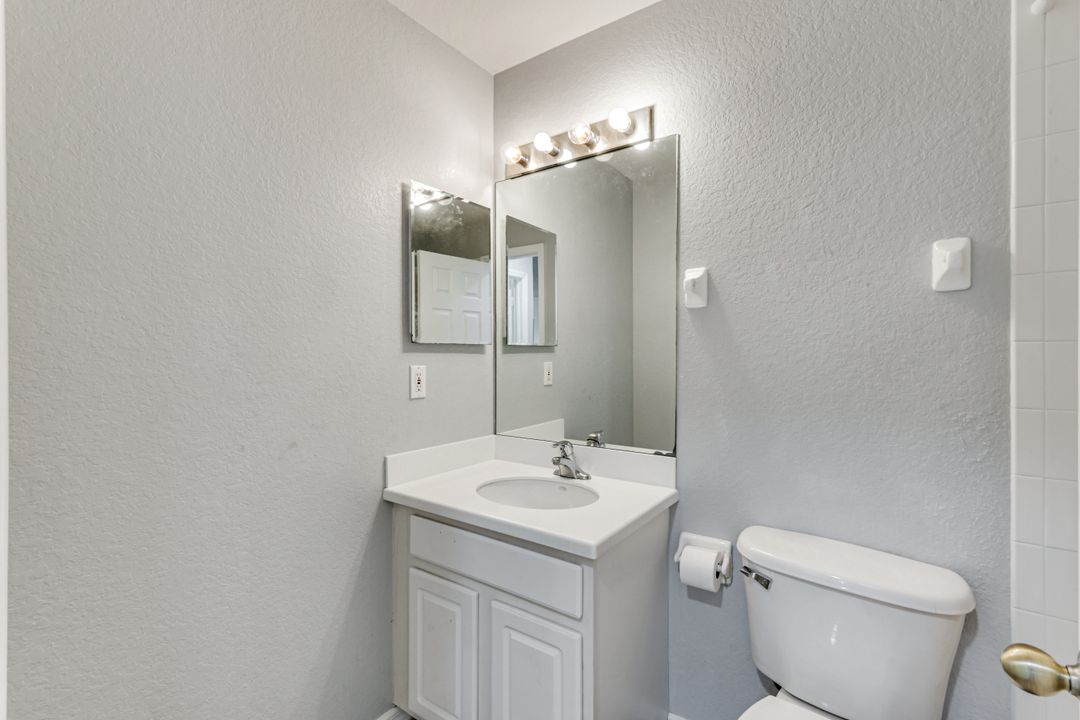 2210 Cape Heather Cir, Cape Coral, FL 33991