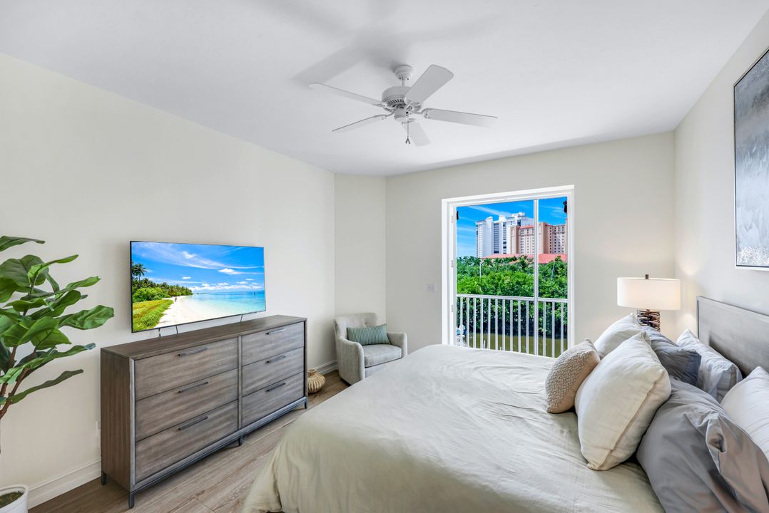 400 Flagship Dr, Naples, FL 34108