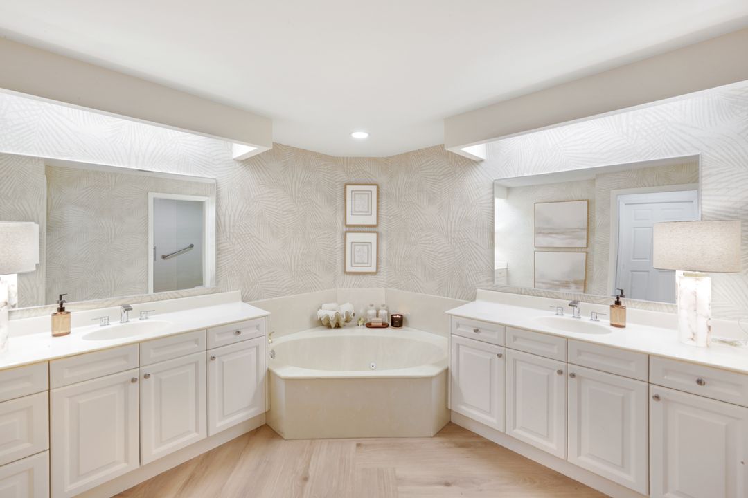 9790 Gulf Shore Dr #505, Naples, FL 34108