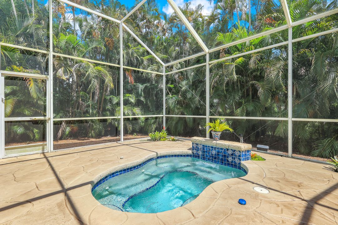 1932 Springberry Cir, Naples, FL 34109
