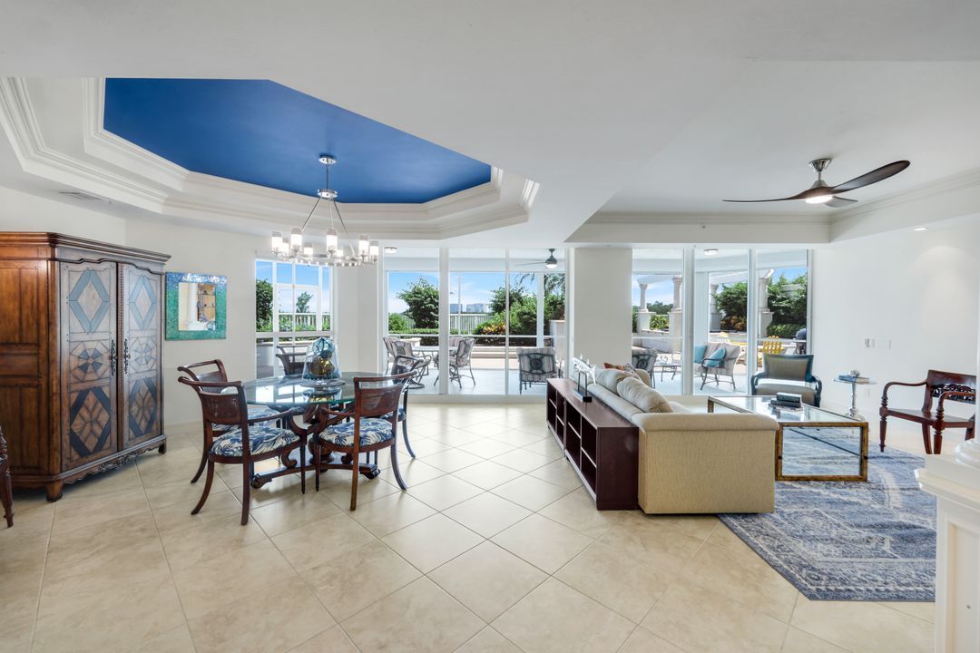 295 Grande Way #104, Naples, FL 34110