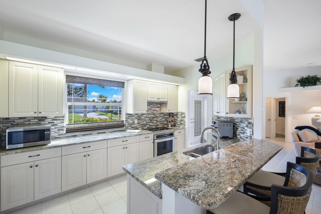 3630 Cartwright Ct, Bonita Springs, FL 34134