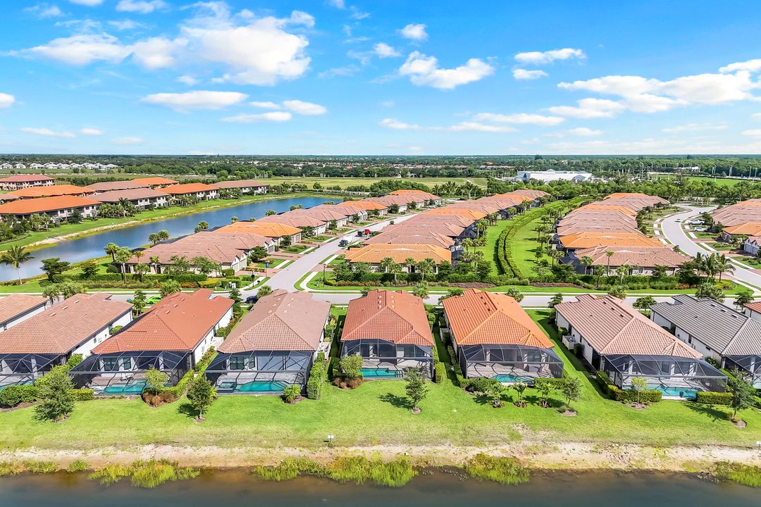 15236 Turin Dr, Naples, FL 34114